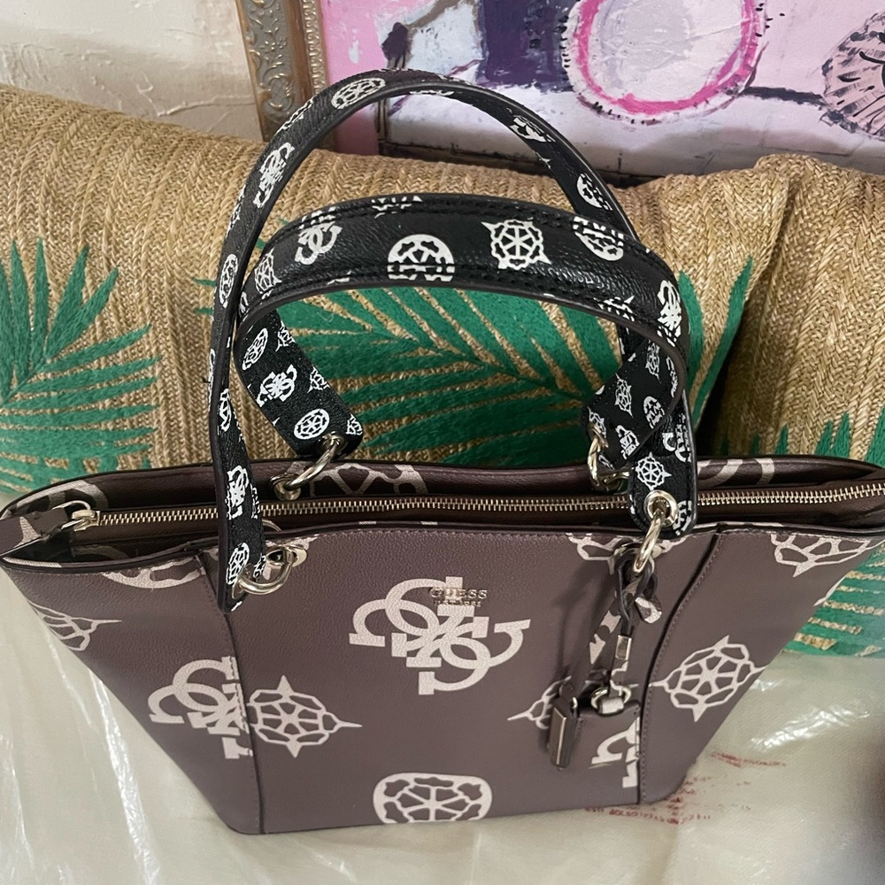 Guess Tote bag